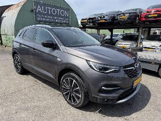 Schadeauto Opel Grandland 1.6 Turbo 147KW Hybrid4 Autom. 4WD Business Executive Clima Navi Led Xenon 2020/11