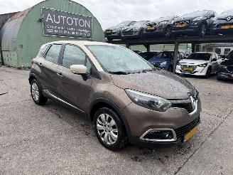 uszkodzony samochody osobowe Renault Captur 0.9 TCE 66KW Navi Airco Led NAP 2014/4