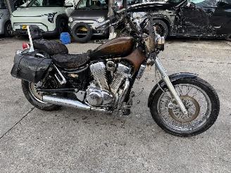 skadebil motor Suzuki Intruder C 1400 CS Chopper 45KW 1998/1