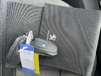 Peugeot 208 1.2 Allure Pack 5-Drs Virtual Cockpit picture 9