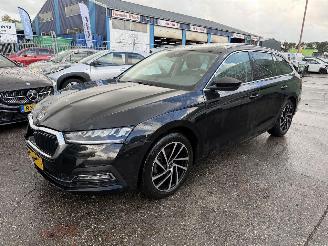 Schadeauto Skoda Octavia 1.0 e-TSI DSG Pano Clima Navi Led Business Edition NAP 2021/3