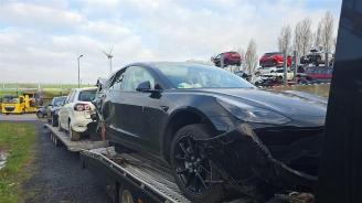 Salvage car Tesla Model 3 Model 3, Sedan, 2017 Standard RWD Plus, Loing Range RWD 2022