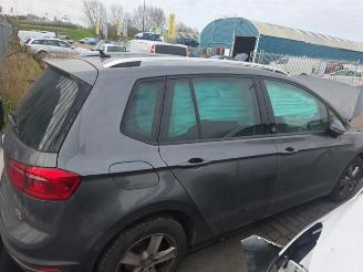 rozbiórka samochody osobowe Volkswagen Golf Sportsvan  2017