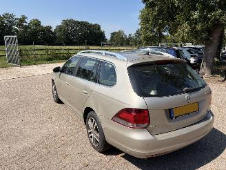 Schadeauto Volkswagen Golf  2013/8