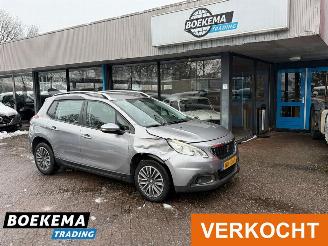 damaged passenger cars Peugeot 2008 1.2 PureTech Automaat Navigatie Cruise NAP! 2017/2