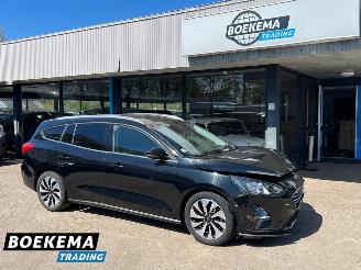 Damaged car Ford Focus Wagon 1.0 EcoBoost ST Line X Business Navigatie Winterpalkket 2021/4