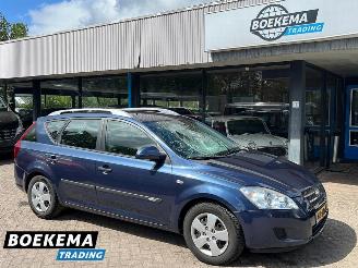 uszkodzony samochody osobowe Kia Cee d cee'd 1.4 X-tra Climate PDC Trekhaak 2008/1