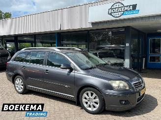 Vaurioauto  passenger cars Toyota Avensis wagon 2.0 VVTi Luna Navigatie Climate Cruise 2008/5