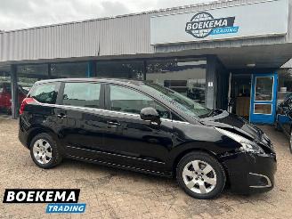 damaged passenger cars Peugeot 5008 1.6 THP Active Automaat 165PK Panorama Cruise Navi Clima 2015/12