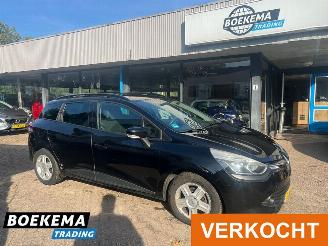 Coche accidentado Renault Clio Estate 1.5 dCi Expression Navi Cruise PDC Airco 2016/5