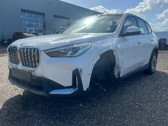 krockskadad bil auto BMW iX1 SOH 100% xDrive30 Automaat 18.900 km 200 kW 2023/10
