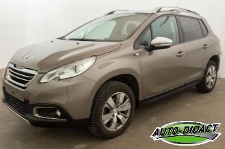 Vaurioauto  passenger cars Peugeot 2008 1.2 60kW Navi Clima Access 2016/4