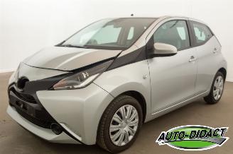 Coche accidentado Toyota Aygo 1.0 X-Play Airco Camera 2017/3