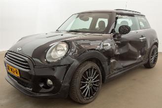 Unfallwagen Mini Cooper 1.5 Cooper Automaat Navi Clima Leder Chili Business 2015/6