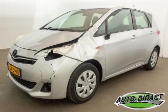 Unfallwagen Toyota Verso S 1.3 VVT-i  Automaat Camera Clima Aspiration 2013/10