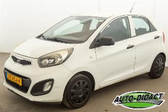 krockskadad bil auto Kia Picanto 1.0 CVVT 2011/7