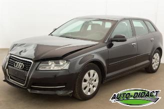 Schadeauto Audi A3 1.6 TDI Leder Clima Attraction 2012/5