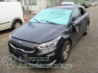 Salvage car Kia Cee d Ceed (CDB5/CDBB) Hatchback 5-drs 1.4 T-GDI 16V (G4LD) [103kW]  (03-201=
8/12-2020) 2020