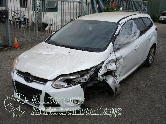 Démontage voiture Ford Focus Focus 3 Wagon Combi 1.0 Ti-VCT EcoBoost 12V 125 (M1DA(Euro 5)) [92kW] =
 (02-2012/05-2018) 2014