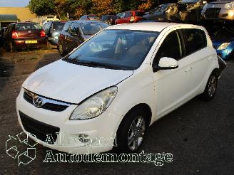 Auto da rottamare Hyundai I-20 i20 Hatchback 1.2i 16V (G4LA) [57kW]  (09-2008/12-2012) 2011