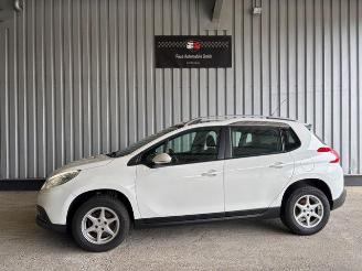 Vaurioauto  passenger cars Peugeot 2008 Active Autom / Panorama / Navigation 2016/4
