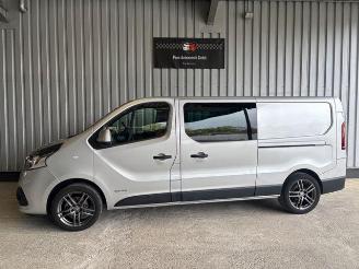 Voiture accidenté Nissan Nv300 L2H1 Navi / 5-Sitzer / R-Kamera 2019/7