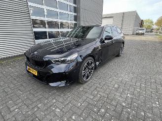krockskadad bil auto BMW 5-serie Touring 530e M Sport Edition 2025/3