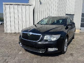 uszkodzony samochody osobowe Skoda Superb Superb Combi (3TAC/TAF) Combi 1.8 TSI 16V 4x4 (CDAA) [118kW]  (10-2009=
/05-2015) 2010/5
