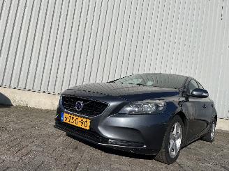 damaged passenger cars Volvo V-40 V40 (MV) Hatchback 5-drs 1.6 D2 (D4162T) [84kW]  (03-2012/12-2016) 2014/3