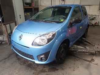 Dezmembrări autoturisme Renault Twingo Twingo II (CN) Hatchback 3-drs 1.5 dCi 90 FAP (K9K-820(K9K-P8)) [63kW]=
  (10-2010/09-2014) 2011/7