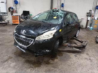Vrakbiler auto Peugeot 208 208 (CA/CC/CK/CL) Hatchback 1.2 Vti 12V (HMZ) [60kW]  (03-2012/...) 2013/5