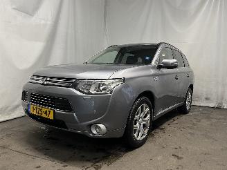 Unfallwagen Mitsubishi Outlander Outlander (GF/GG) SUV 2.0 16V PHEV 4x4 (S61) [147kW]  (01-2014/12-2021=
) 2014/6