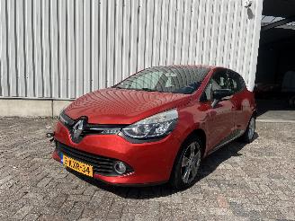 Avarii autoturisme Renault Clio Clio IV (5R) Hatchback 5-drs 0.9 Energy TCE 90 12V (H4B-400(H4B-A4)) [=
66kW]  (11-2012/08-2021) 2013/8