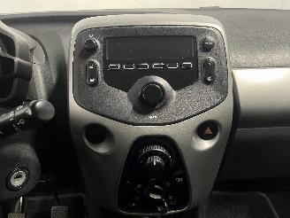Peugeot 108 108 Hatchback 1.0 12V (1KRFE(CFB)) [51kW]  (05-2014/...) picture 22