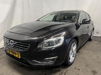 Unfallwagen Volvo V-60 V60 I (FW/GW) Combi 2.4 D5 20V AWD Twin Engine Plug-in Hybrid (D87PHEV=
) [120kW]  (03-2015/05-2018) 2016/8