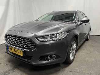 damaged passenger cars Ford Mondeo Mondeo V Wagon Combi 2.0 TDCi 150 16V (T7CE) [110kW]  (09-2014/03-2022=
) 2016/1