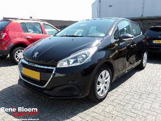 krockskadad bil auto Peugeot 208 1.2 PureTech Active 2016/10