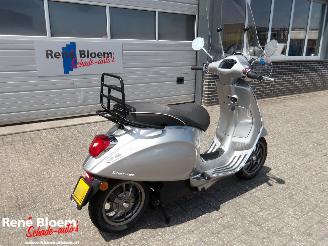 Piaggio  Primavera Elettrica 45 picture 4