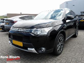 Voiture accidenté Mitsubishi Outlander 2.0 PHEV Limited Edition X-Line 2015/6