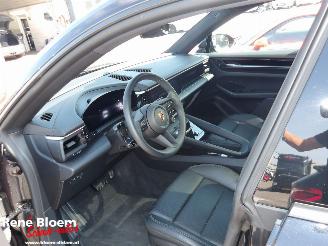 Porsche Macan 4 100kWh picture 15