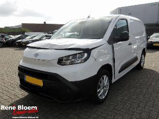 Vaurioauto  commercial vehicles Toyota Proace City 1.5D 4D L2 Long Challenger 2024/11