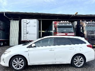Avarii autoturisme Toyota Auris Touring Sports 1.8 Hybrid aut 123pk L.Pro Exe - nap - pano - xenon - navi - camera - keyless - bearlock - pdc v+a 2013/7