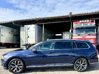 Vaurioauto  passenger cars Volkswagen Passat 1.4 TSI GTE 156pk aut Highline variant - pano - massage - stoelverw - trekh - navi - front assist 2015/12