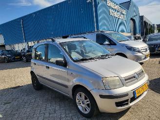 krockskadad bil auto Fiat Panda AUTOMAAT  1.2 Emotion cool  rijdbaar 2004/11