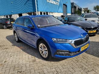 krockskadad bil auto Skoda Octavia Combi 1.5 E hybride -TSI Business Edition Plus autom rijdbaar € 46000.-- nieuw 2024/3