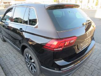 Unfallwagen Volkswagen Tiguan 1.5TSI 150ps DSG Aut.Climatronic Navi Camera StoelVerwarming..... 2021/3