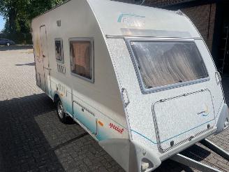 krockskadad bil caravan Eifelland  Holiday special 2004/6