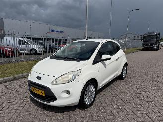 krockskadad bil auto Ford Ka 1.2 Titanium 51kw AIRCO 2010/11
