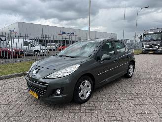 damaged passenger cars Peugeot 207 1.4 VTi Style AIRCO 2011/1