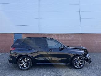Vaurioauto  passenger cars BMW X5 xDrive30d High Executive 2023/2